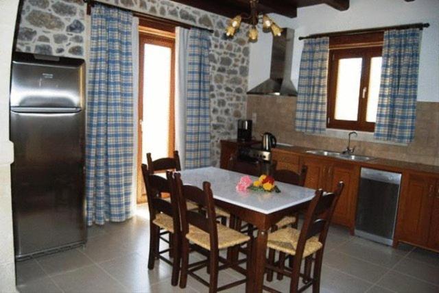 Litiniana Villas Триопетра Стая снимка
